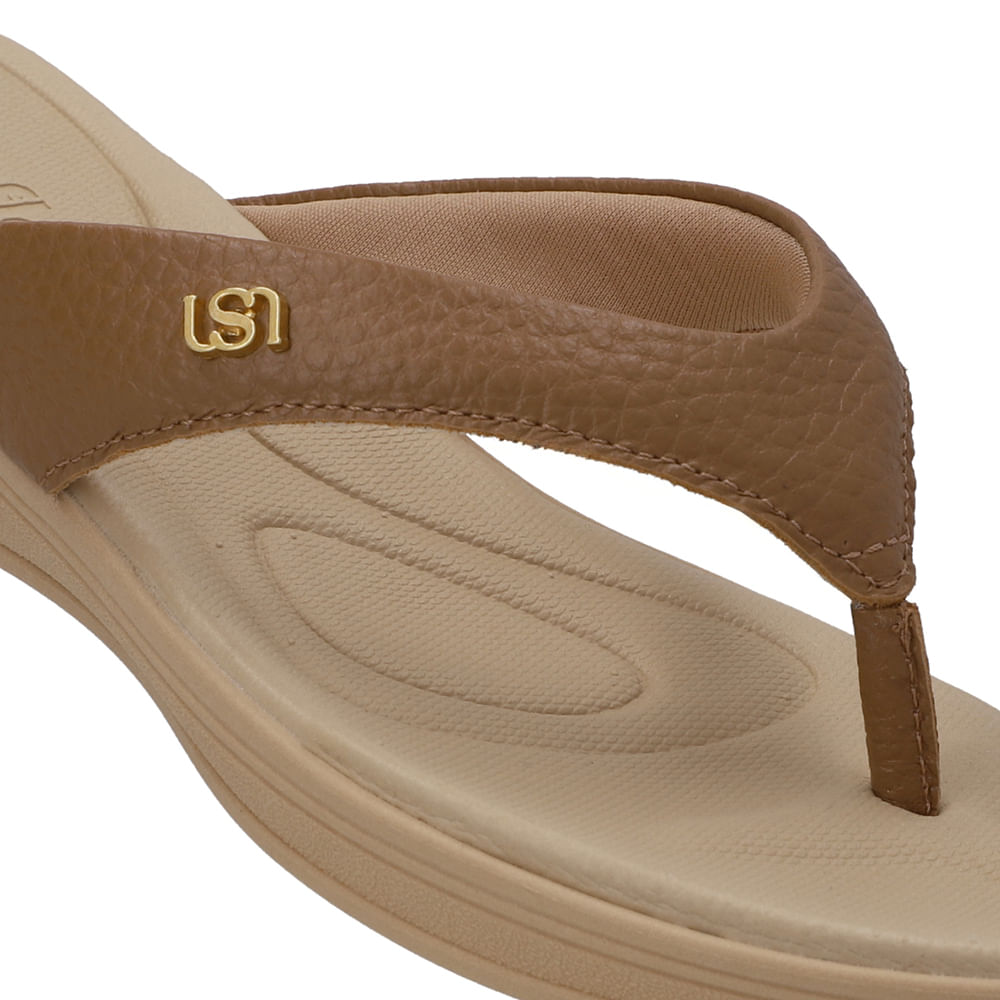 Chinelo Salto Plataforma Couro