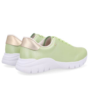 Tênis Slip On Verniz Básico