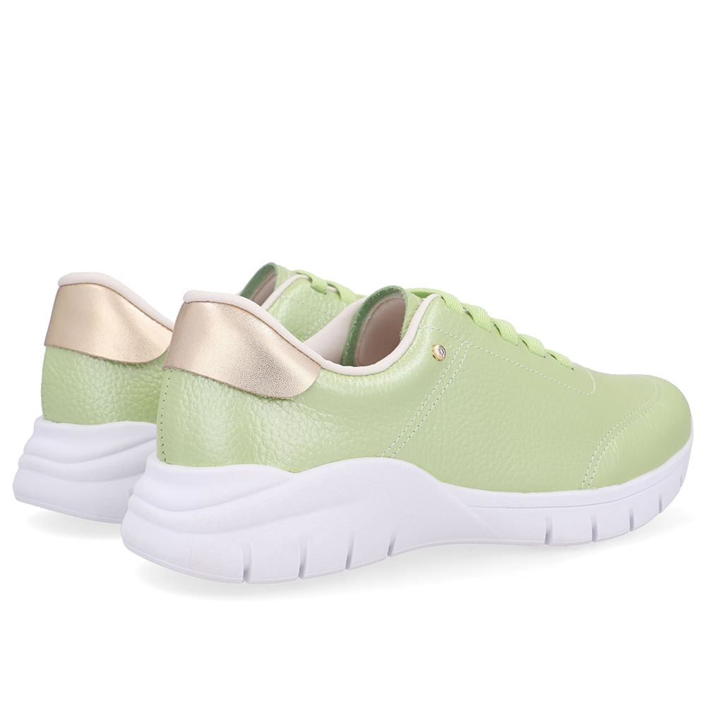 Tênis Slip On Verniz Básico