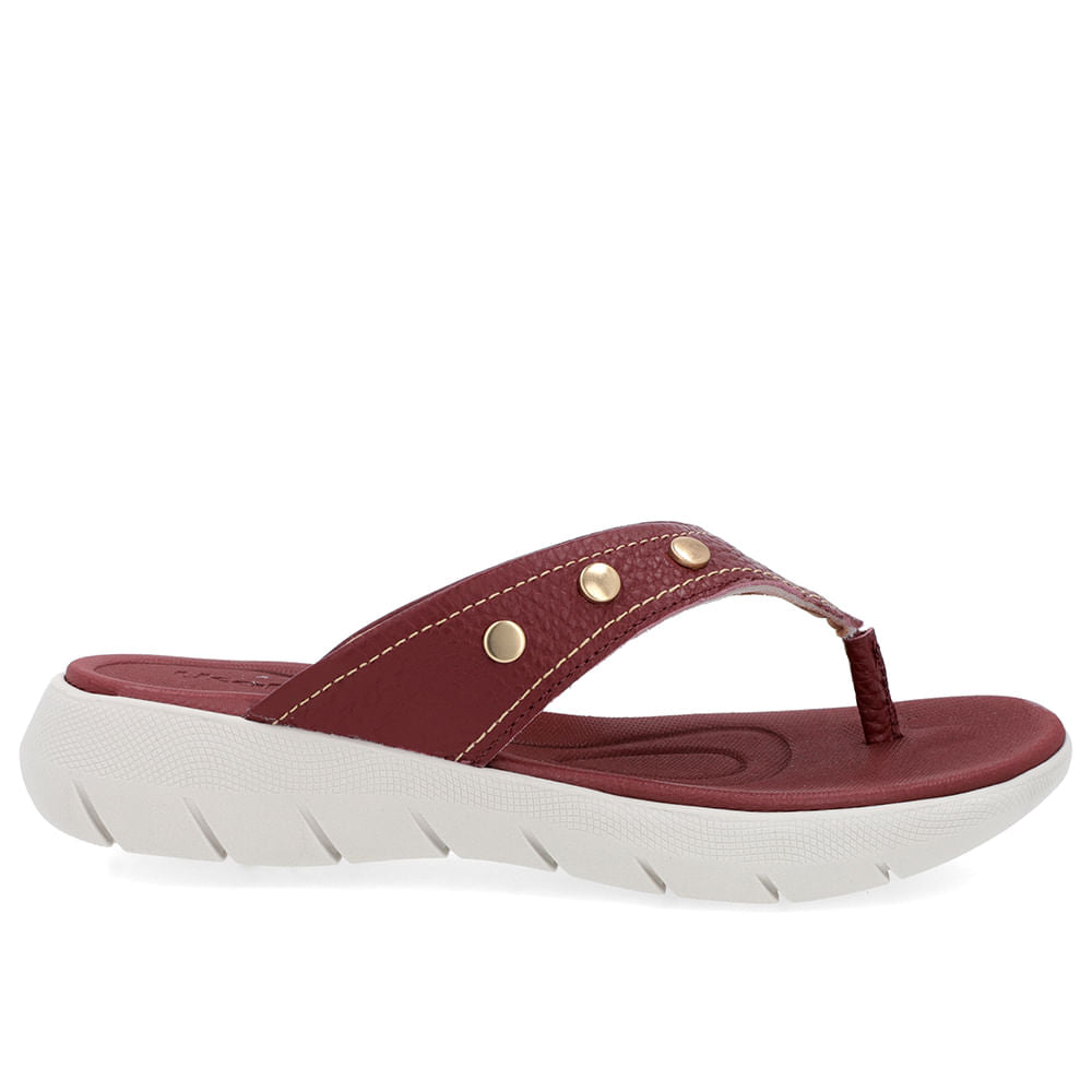 Chinelo Baixo Couro Enfeite Rebite