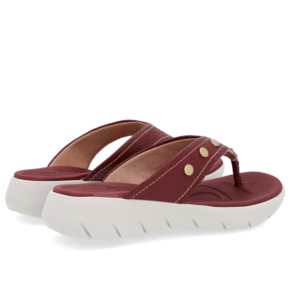 Chinelo Baixo Couro Enfeite Rebite