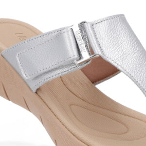 Chinelo Baixo Couro Petróleo Ajuste Fecho-Flex