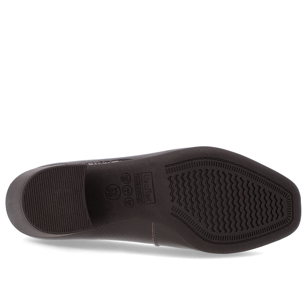 Scarpin Brranco Marfim Verniz Bico Quadrado Detalhe Salto