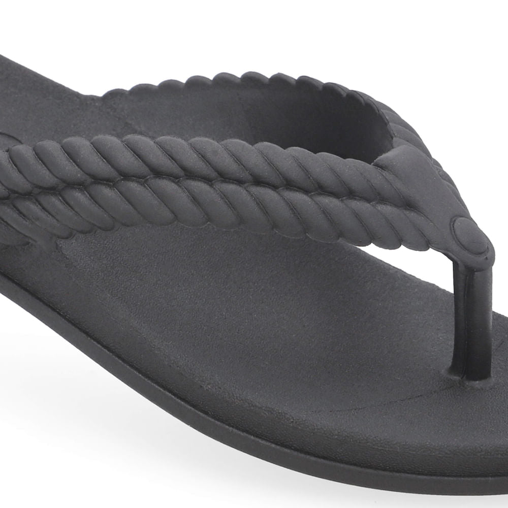 Chinelo Poofy Tira Trabalhada