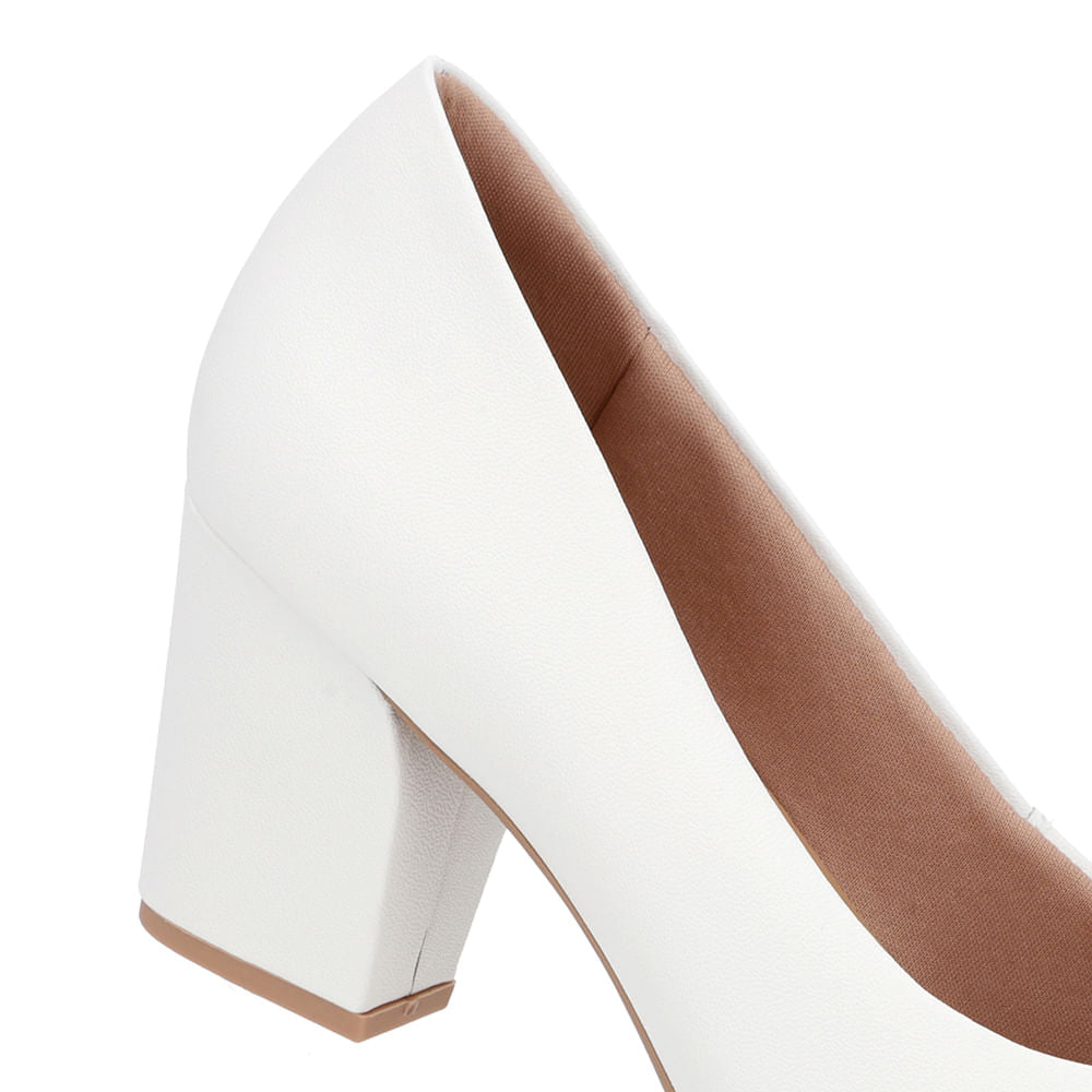 Scarpin Salto Bloco Couro Bico Fino