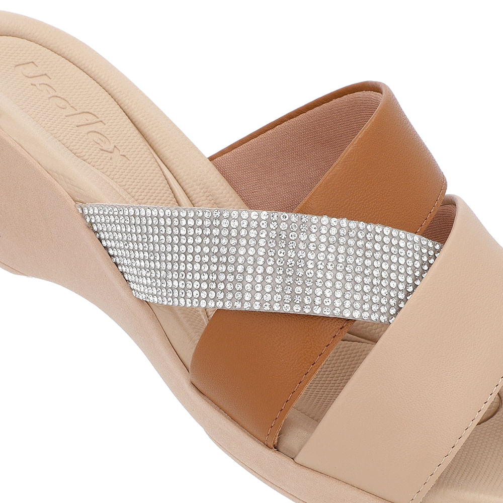 Tamanco Salto Anabela Couro Detalhe Strass