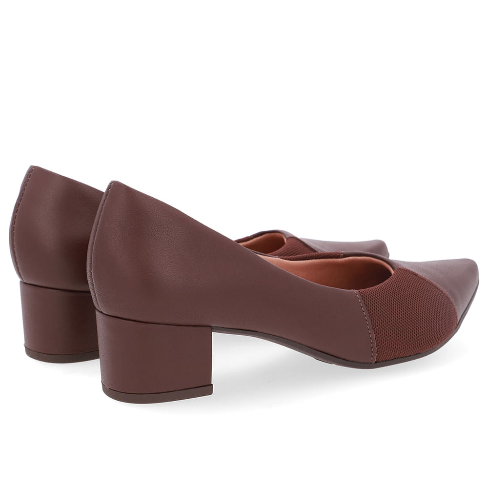 Scarpin Couro Bico Fino Lateral Tecido