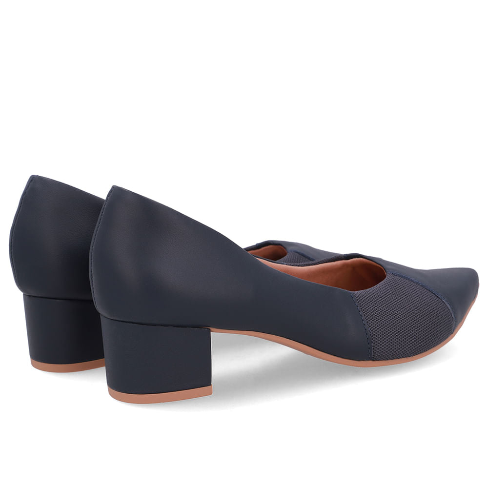Scarpin Couro Bico Fino Lateral Tecido