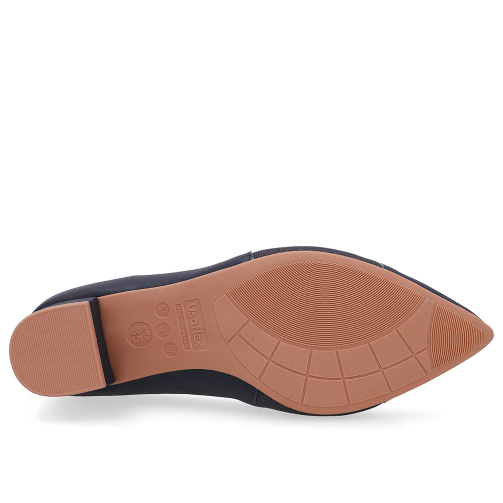 Scarpin Couro Bico Fino Lateral Tecido